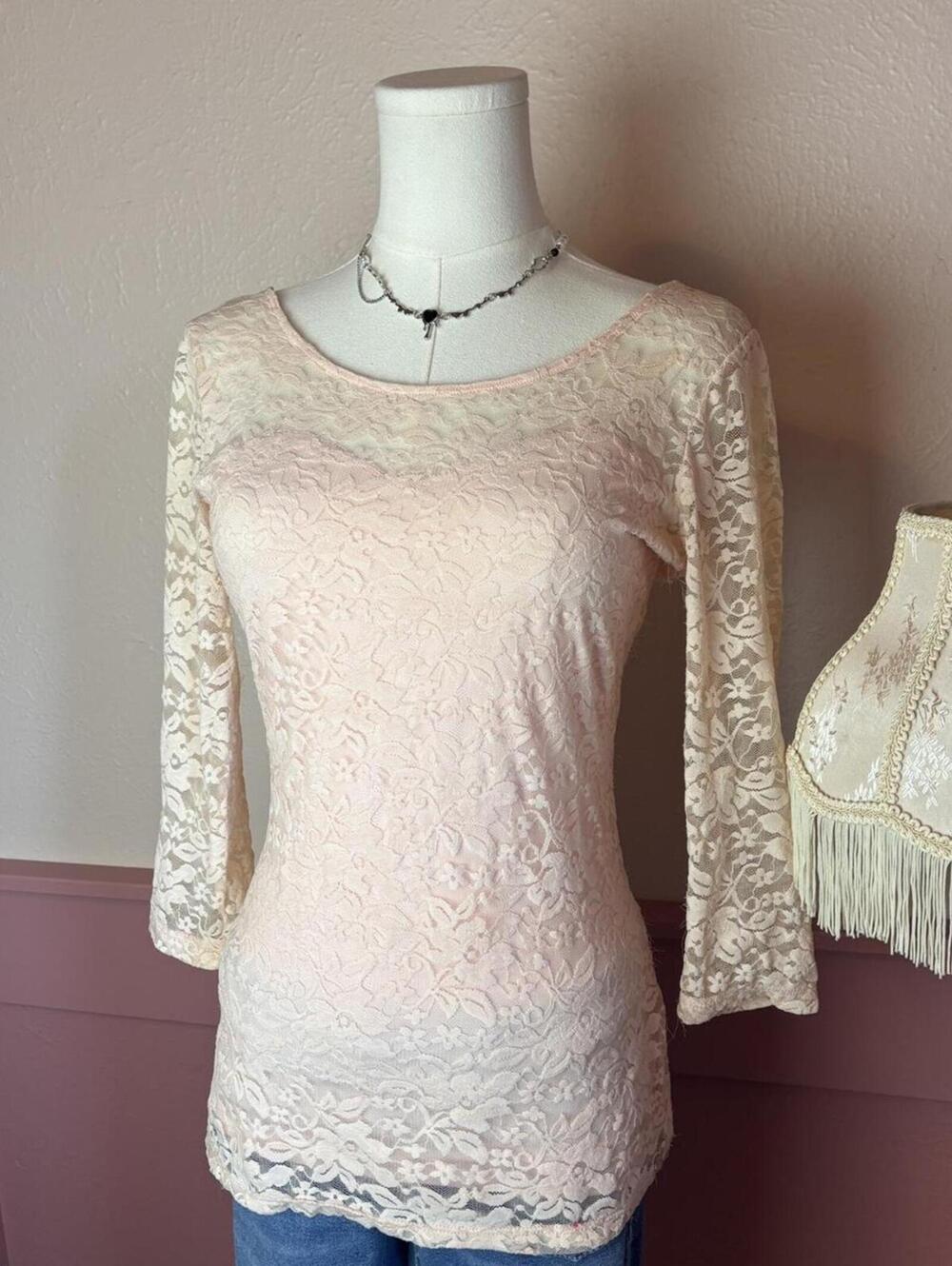 Guess lace light pink top sz small coquette girly cute